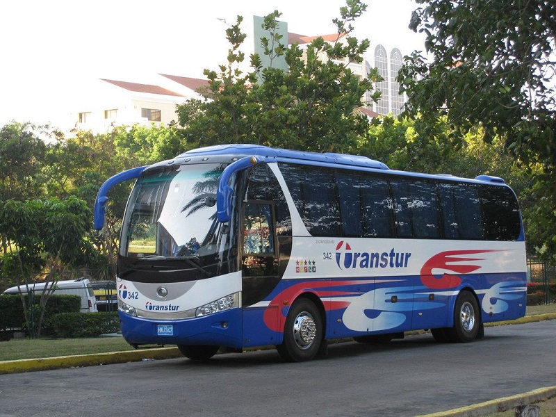 transtur-shuttle-airport-Cuba