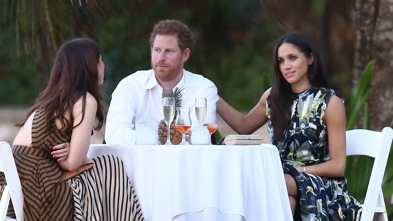 A visita de Enrique de Inglaterra para a Jamaica expõe o luxo da ilha