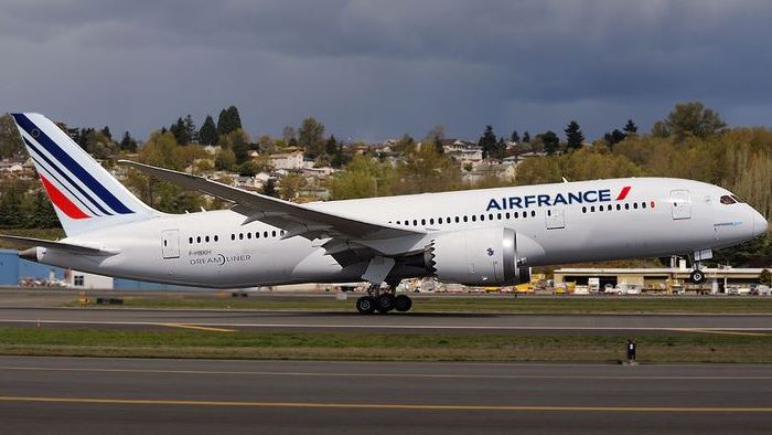 Air France realiza voo de demonstração do seu primeiro 787 Dreamliner