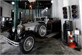 Um museu de automóveis em Santiago de Cuba