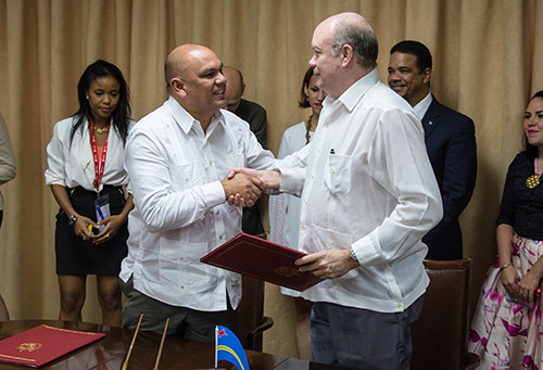 Aruba e Cuba assinam acordo com foco no turismo e transporte