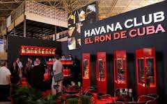 Rum cubano em FIHAV-2014 Runs cubanos motivam grande interesse em FIHAV-2014