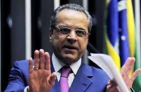 Brasil muda ministro do Turismo Henrique Alves substitui Vinícius Lajes