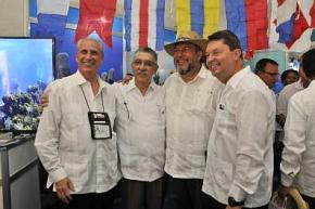 Ministros de Turismo de Cuba e de El Salvador visitam o stand do Grupo Excelencias