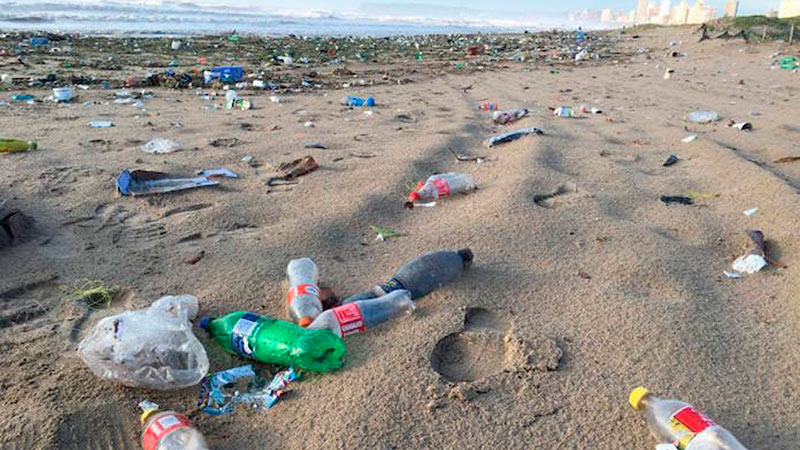 Plásticos poluentes em praias podem ter solução