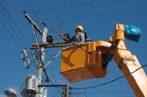 Remodelagem elétrica em Santiago de Cuba